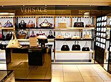 inse di scalzo versace|gianni versace wikipedia.